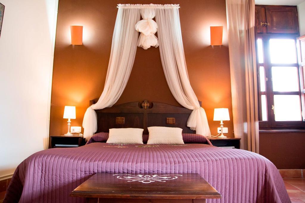 Hospederia Virgen De La Fuente Hotell Peñarroya de Tastavins Exteriör bild