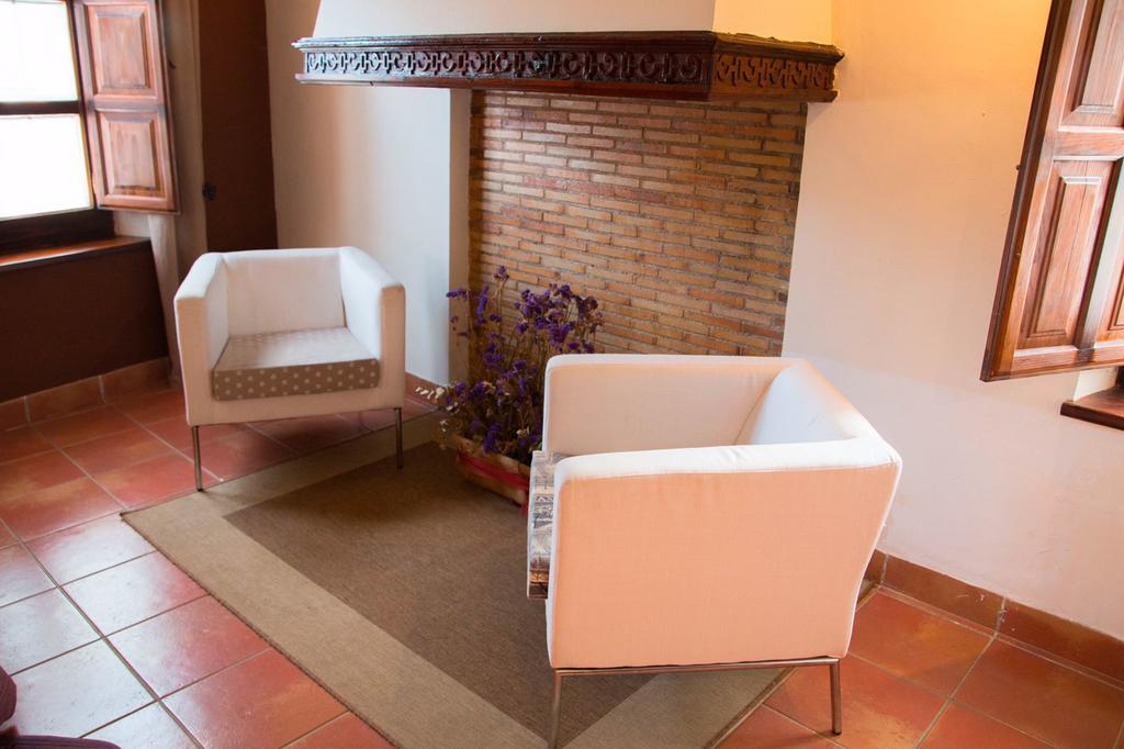 Hospederia Virgen De La Fuente Hotell Peñarroya de Tastavins Exteriör bild