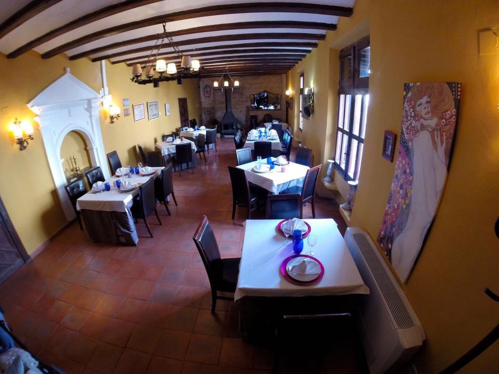 Hospederia Virgen De La Fuente Hotell Peñarroya de Tastavins Exteriör bild