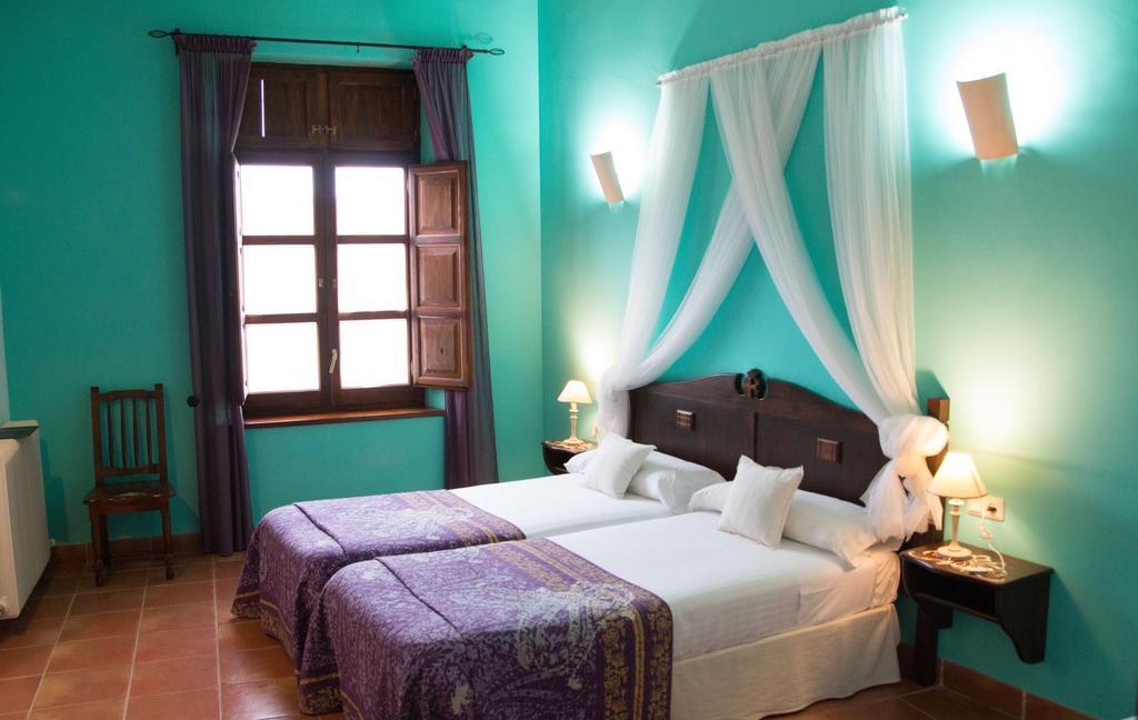 Hospederia Virgen De La Fuente Hotell Peñarroya de Tastavins Exteriör bild
