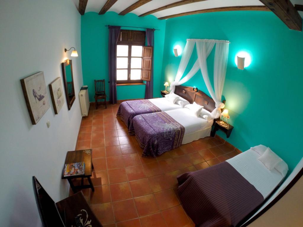 Hospederia Virgen De La Fuente Hotell Peñarroya de Tastavins Exteriör bild