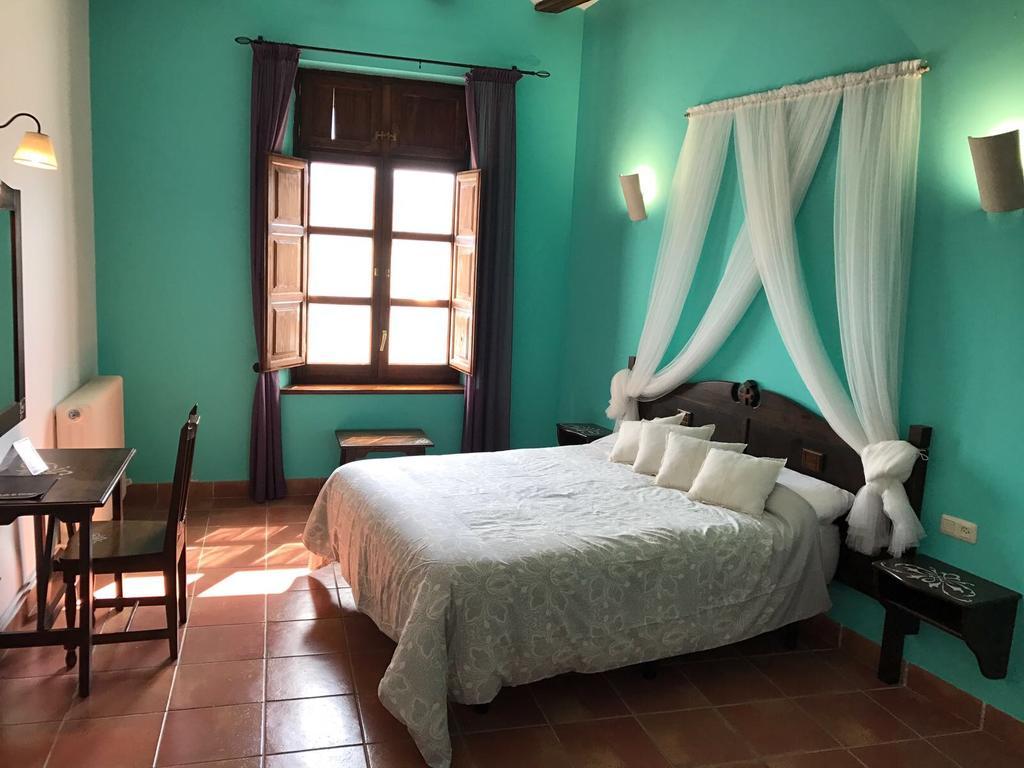 Hospederia Virgen De La Fuente Hotell Peñarroya de Tastavins Exteriör bild