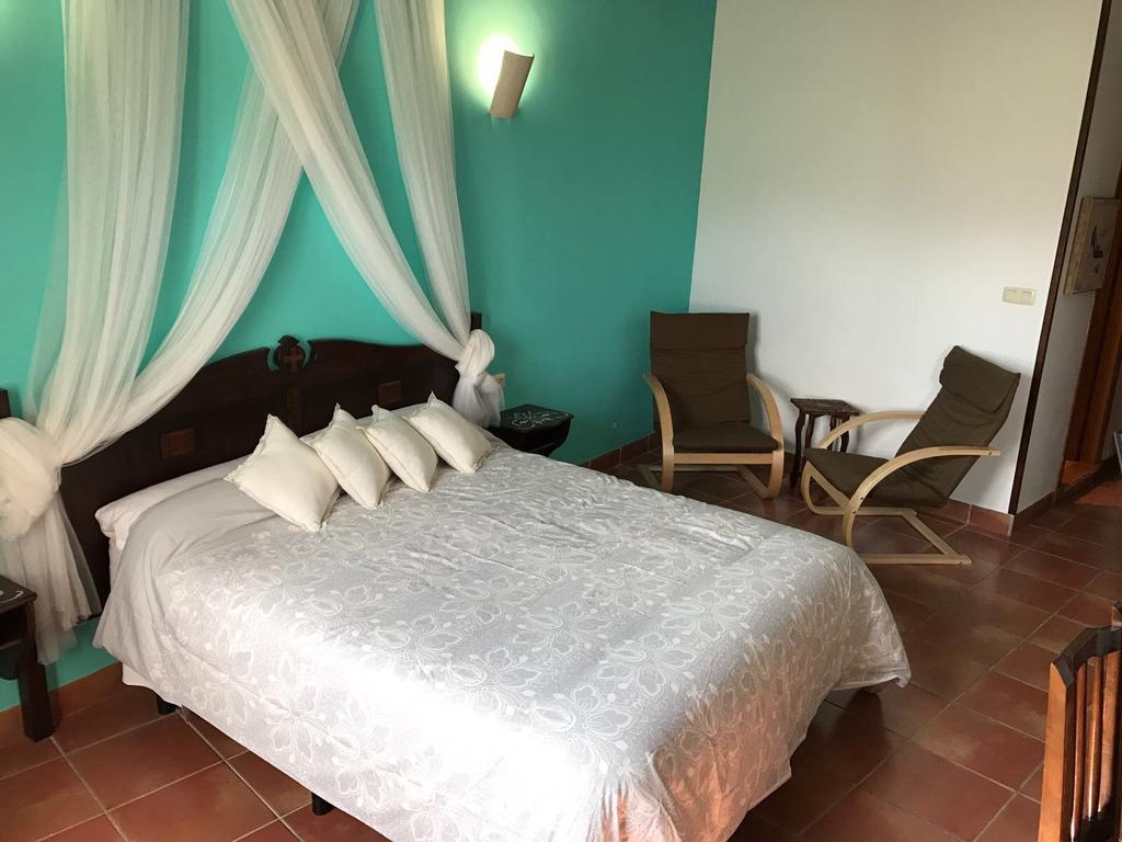 Hospederia Virgen De La Fuente Hotell Peñarroya de Tastavins Exteriör bild