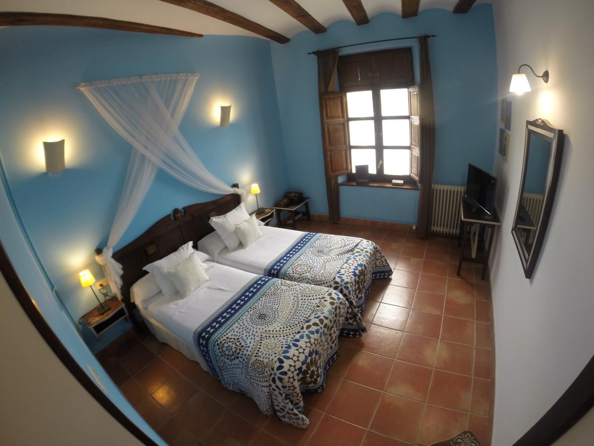 Hospederia Virgen De La Fuente Hotell Peñarroya de Tastavins Exteriör bild