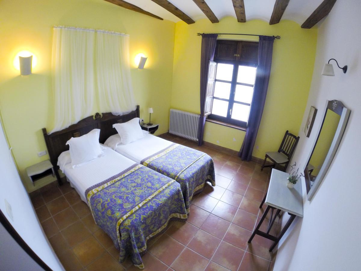 Hospederia Virgen De La Fuente Hotell Peñarroya de Tastavins Exteriör bild