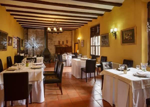 Hospederia Virgen De La Fuente Hotell Peñarroya de Tastavins Exteriör bild